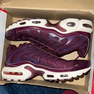 Nike air maxes women’s